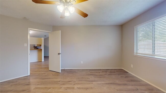 Building Photo - 2331 Barrington Pl Dr