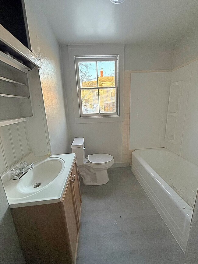 Building Photo - 638 Carbon St