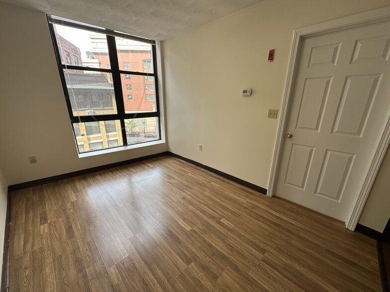 Building Photo - 76 Essex St