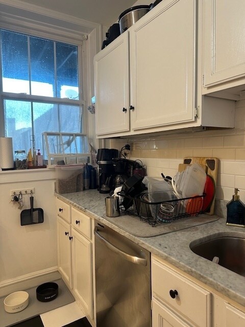 Building Photo - 1459 W Elmdale Ave