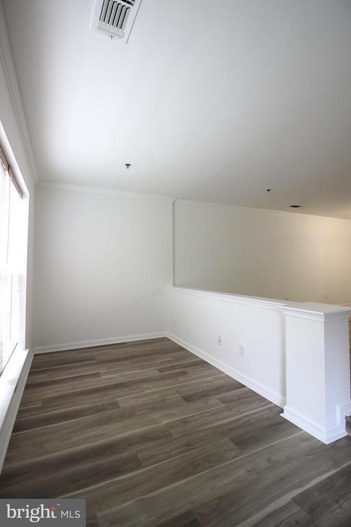 Building Photo - 1100 Quaker Hill Dr