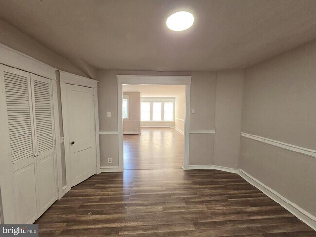 Building Photo - 4020 Howland St