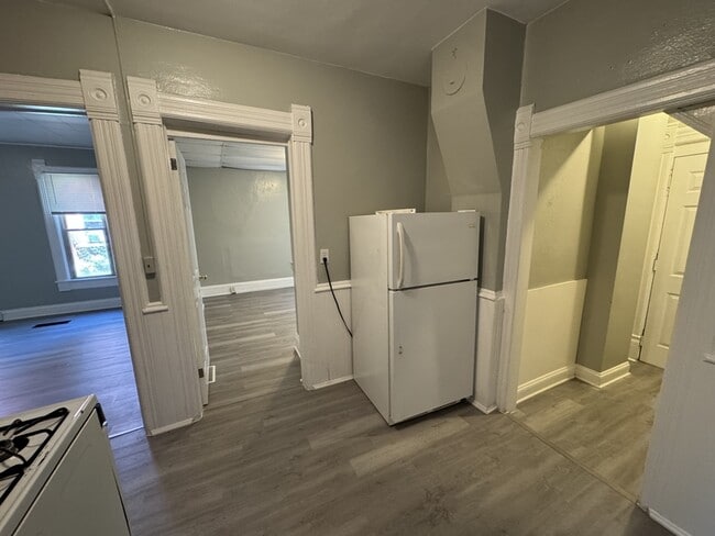 Building Photo - 328 S Prospect St