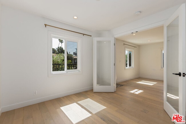 Building Photo - 1269 1/2 S Muirfield Rd