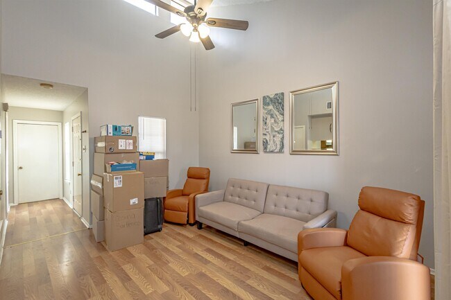 Building Photo - 100 Hillside Rd