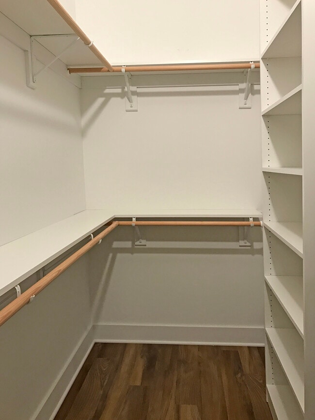 Building Photo - 20 Boulder Hills Boulevard