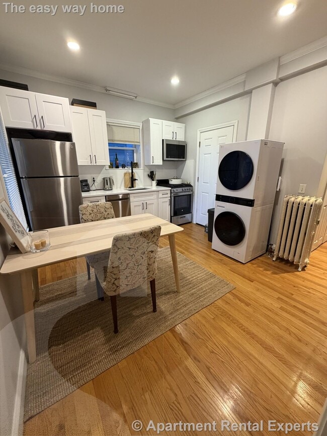 Building Photo - 1576 Cambridge St