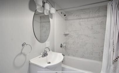 Building Photo - 6 Raven St