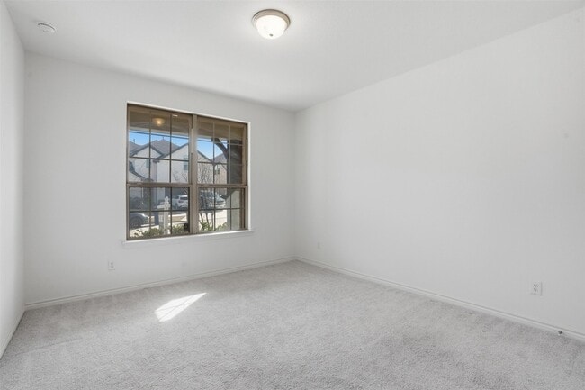 Building Photo - 537 Oakmoss St