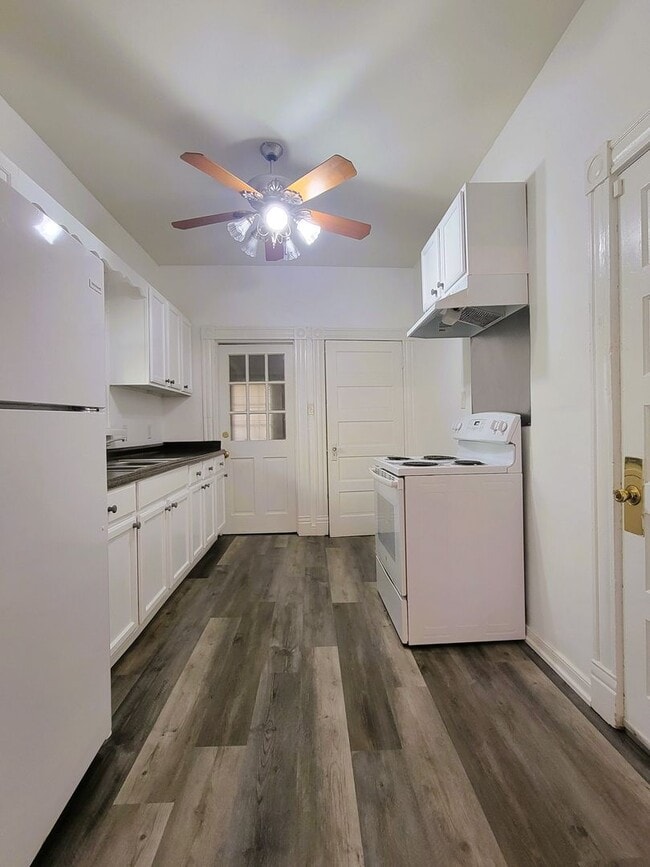 Building Photo - Remodeled bungalow in Church Hill with 3 bedrooms and 1 full bath