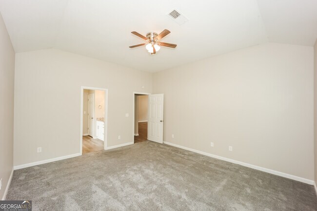 Building Photo - 5517 Jerome Rd