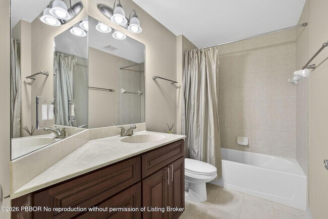 Building Photo - 803 del Sol Cir