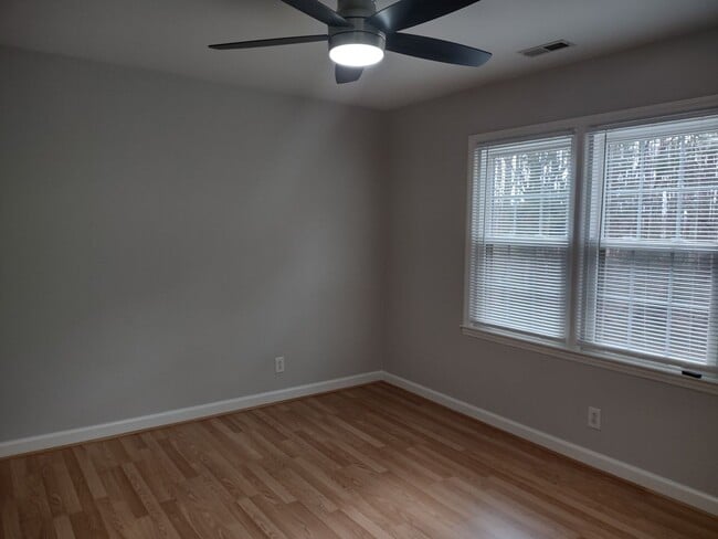 Building Photo - Move-In ready Home located in the Winterbr...