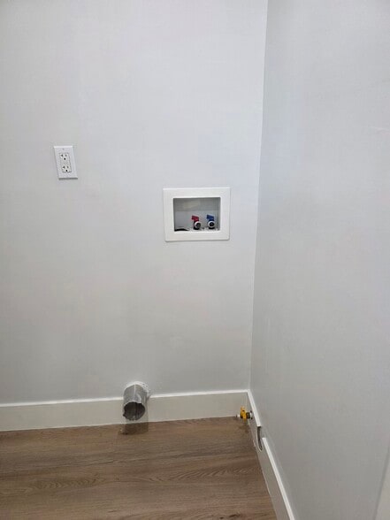 Building Photo - 247 W Sepulveda St