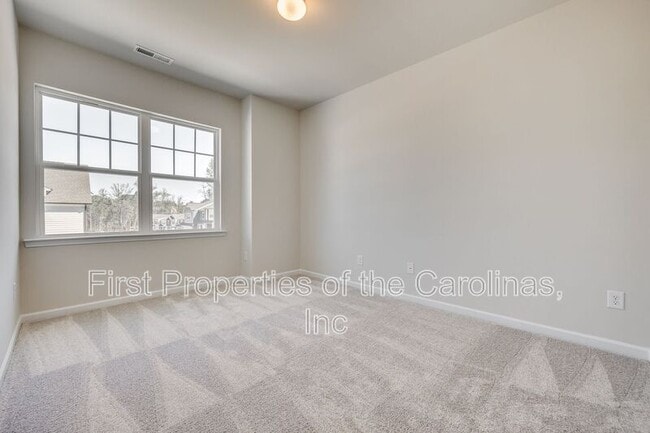 Building Photo - 229 Brks Spgs Dr