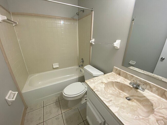 Building Photo - 4608 Sunnyslope Dr