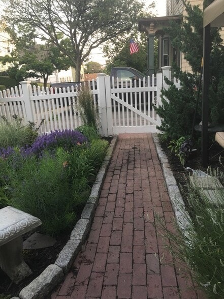 Building Photo - 45 Franklin St