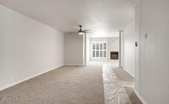Building Photo - 1005 Singing Hills Dr