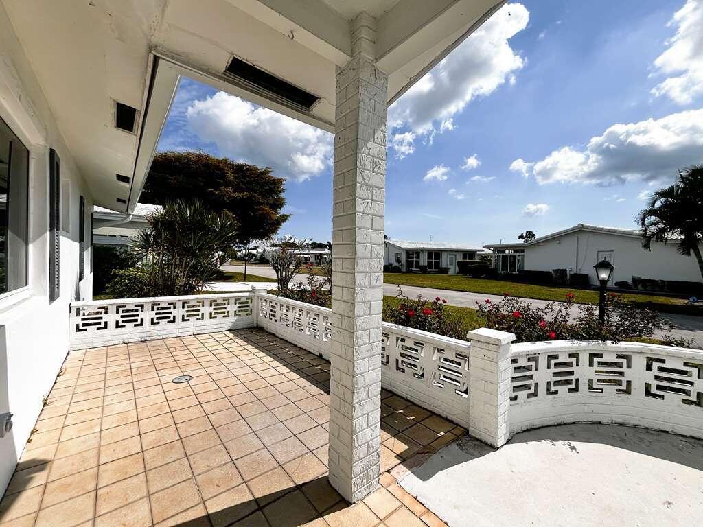 Building Photo - 905 SW 3rd Ave