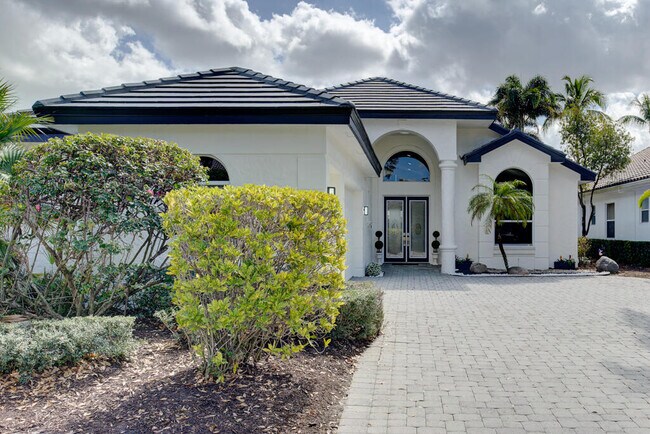 Building Photo - 6646 Oakmont Way