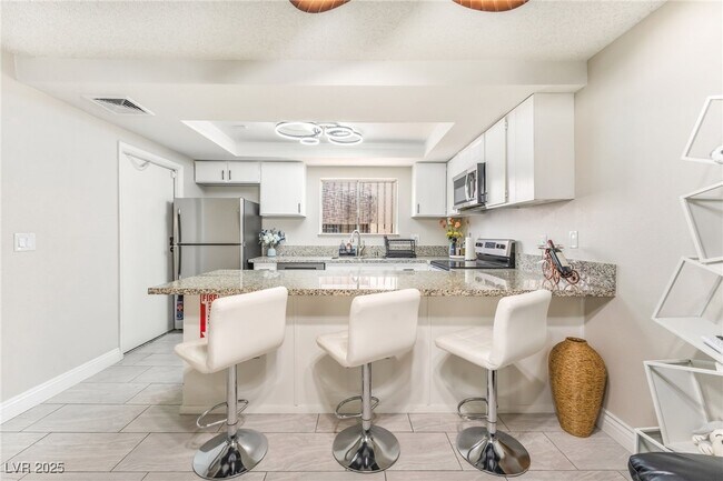 Building Photo - 4441 Rich Dr