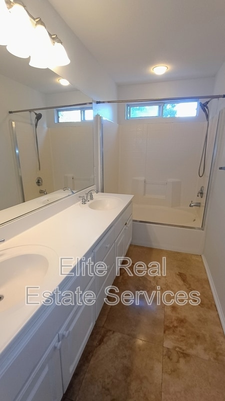 Building Photo - 1866 Via Capri St