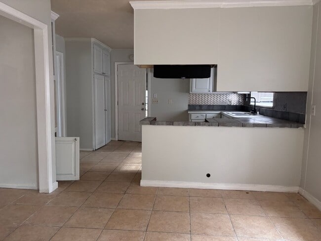 Building Photo - 119 S Canton Club Cir