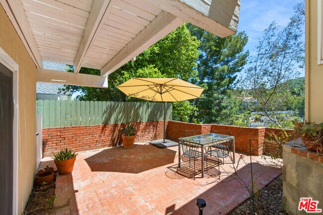 Building Photo - 4236 Ensenada Dr
