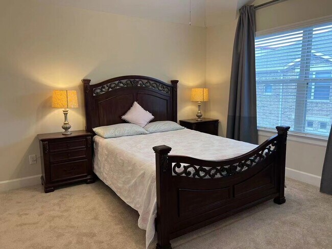 Building Photo - 2710 Hullsmith Dr