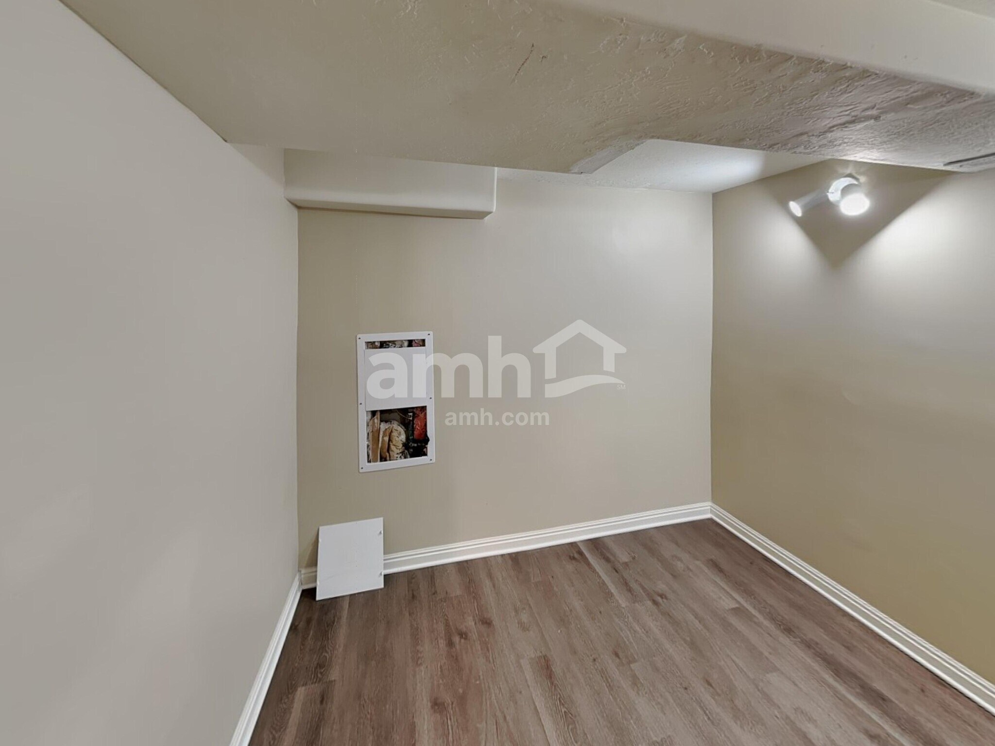 Building Photo - 1538 N 200 W