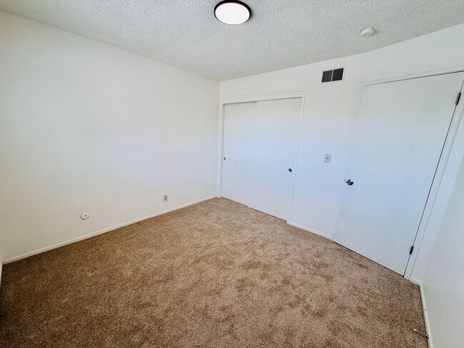 Building Photo - 203 W Benjamin Holt Dr