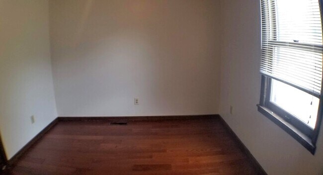 Building Photo - 1010 Buffalo St