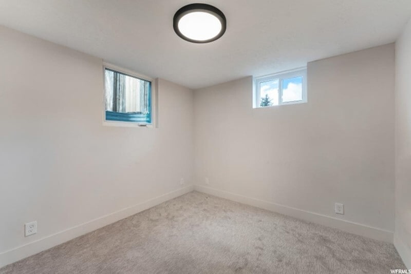 Building Photo - 1548 E Kings Row Dr