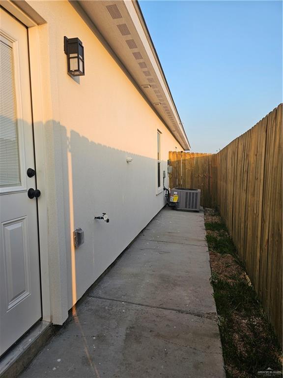 Building Photo - 21 N Abesam Ave