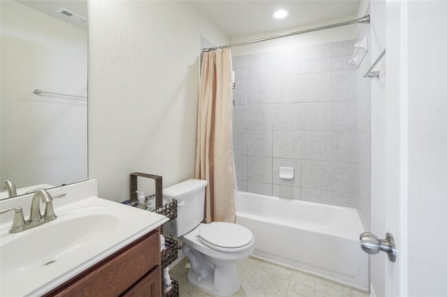 Building Photo - 2806 Old Draw Dr