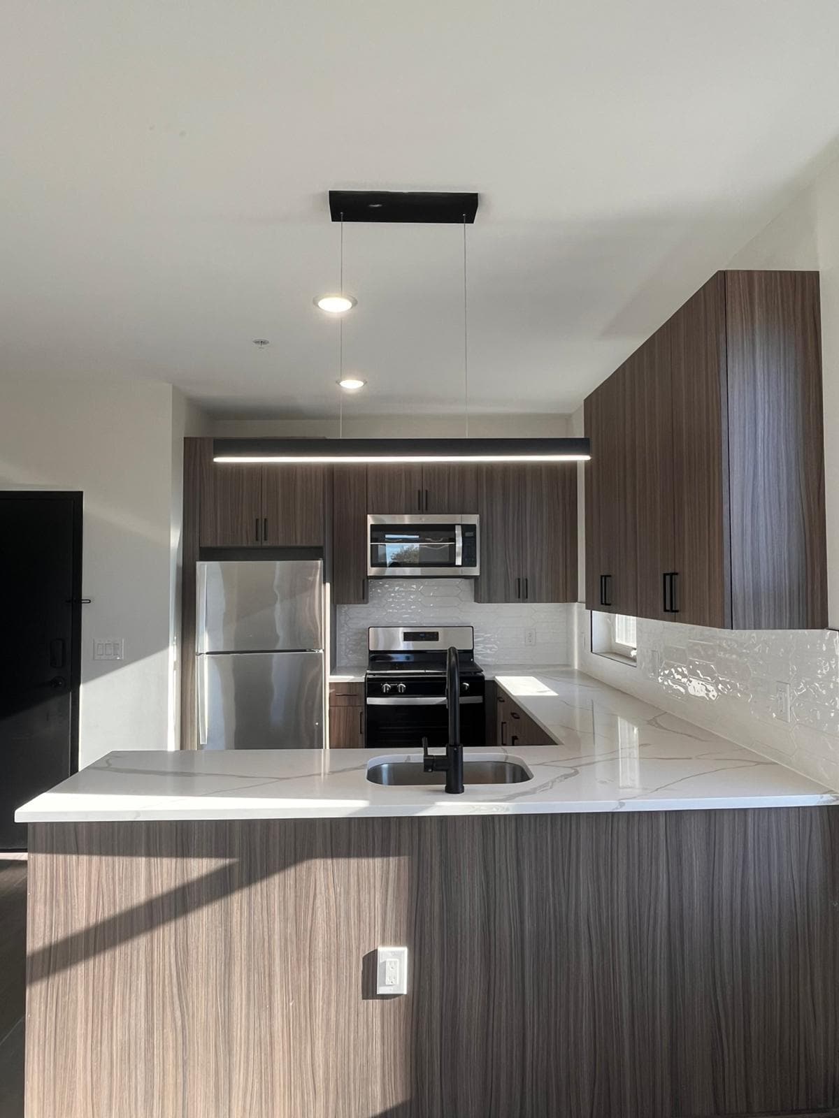 Building Photo - 130 Mallory Ave