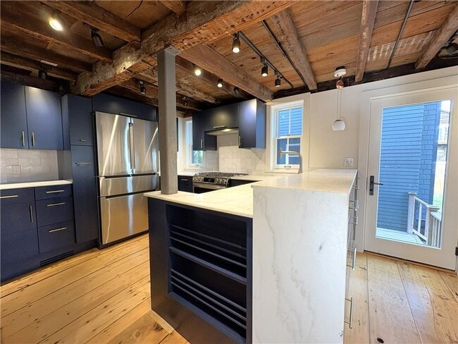 Building Photo - 24 Houston Ave