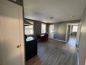 Building Photo - 9-15 Riverview Place-11 3rd Floor