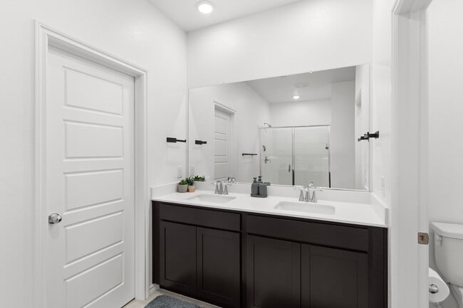 Building Photo - Beautiful 2 Story TownHome in Inspirada