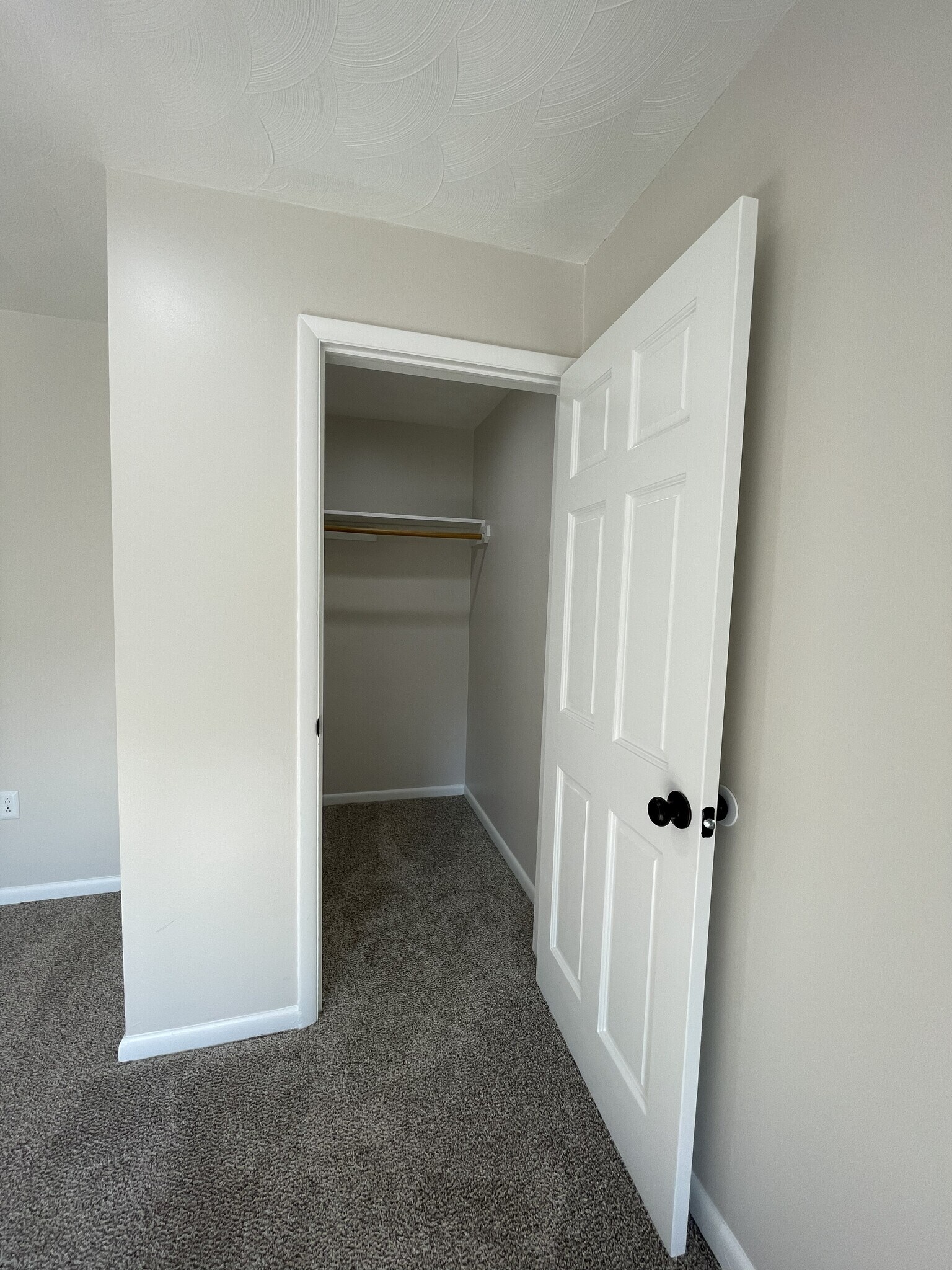 Building Photo - 4359 Lake Ave