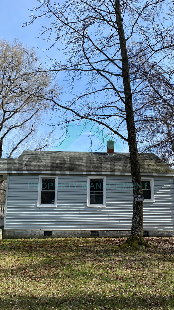 Building Photo - 1228 E Lindsay St