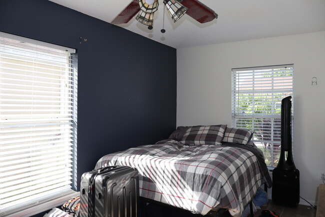 Building Photo - 6912 Long Needle Ct