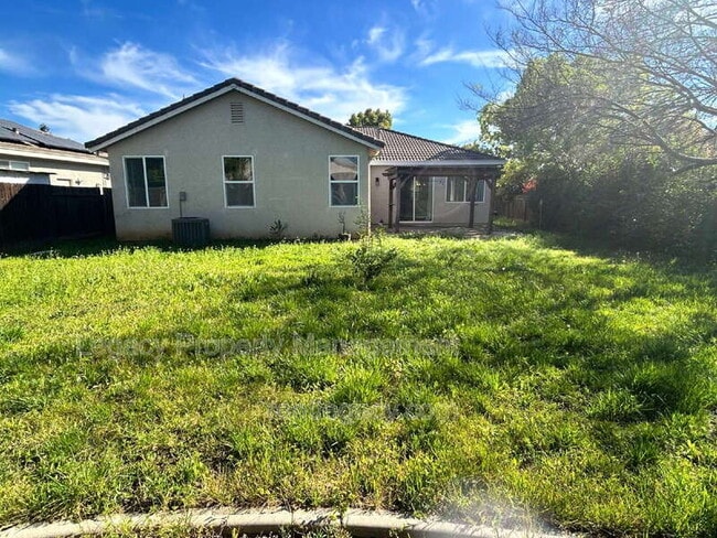 Building Photo - 300 Dedham Ct