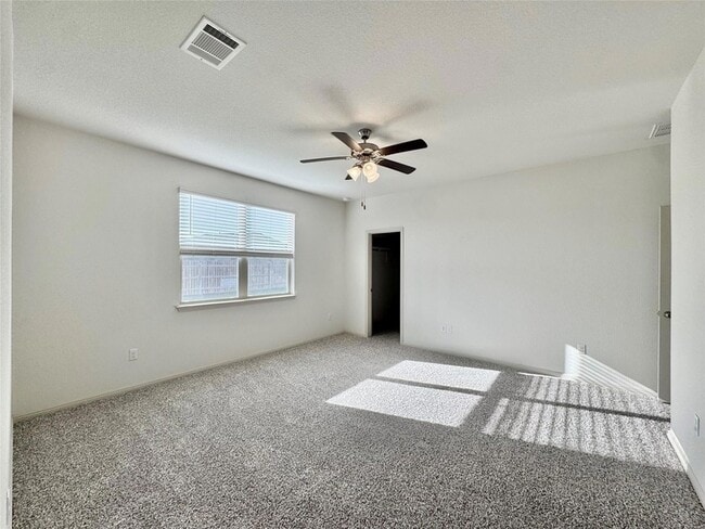 Building Photo - 16829 Aventura Ave