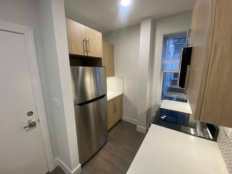 Primary Photo - 111 Park Dr