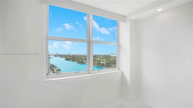 Building Photo - 5838 Collins Ave