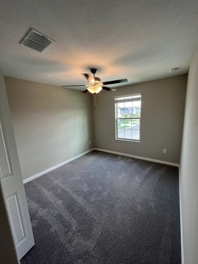 Building Photo - 12032 Miracle Mile Dr- Timber Creek