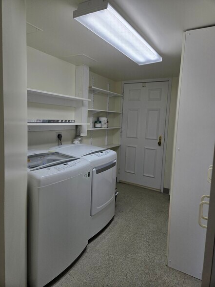 Separate Laundry room with separate entrance door - 5450 Whitley Park Ter
