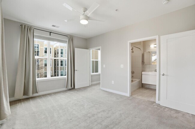 Building Photo - 989 S Buchanan St