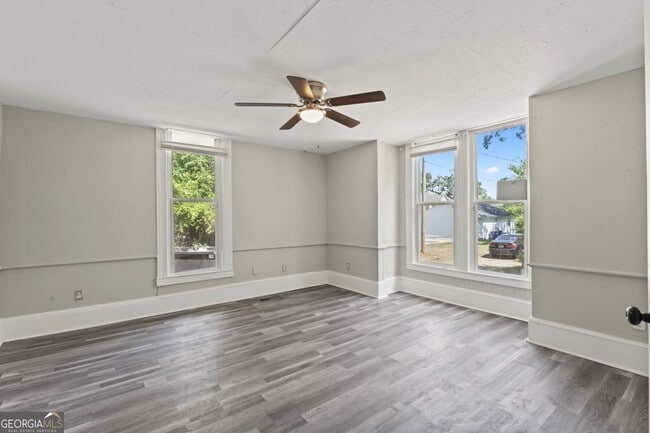 Building Photo - 212 W Quilly St